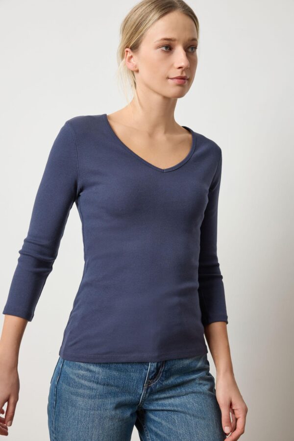 3/4 Sleeve V-Neck - Image 11