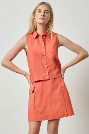 Eyelet Collar Sleeveless Shirt